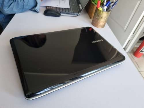 Samsung RV510 Intel Celeron Laptop/ 4GB RAM/ Windows 7 Ultimate
